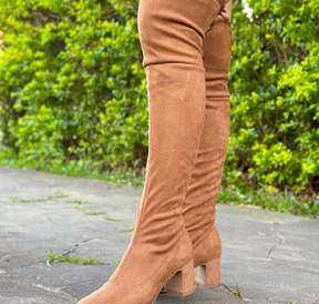 Bota Feminina Over Fernanda Caramelo em suede